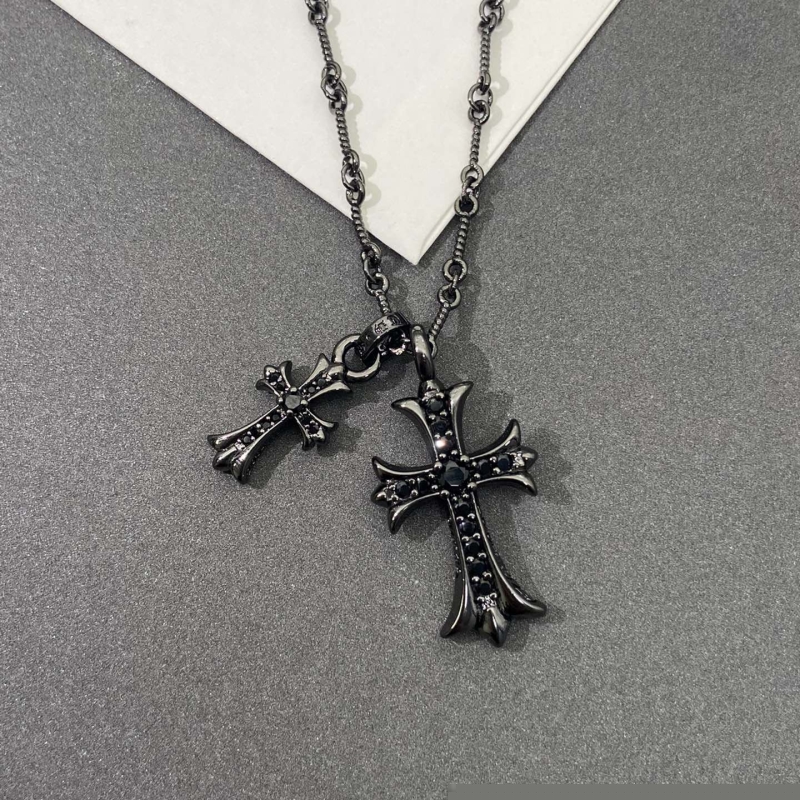 Ch**me He**ts necklaces